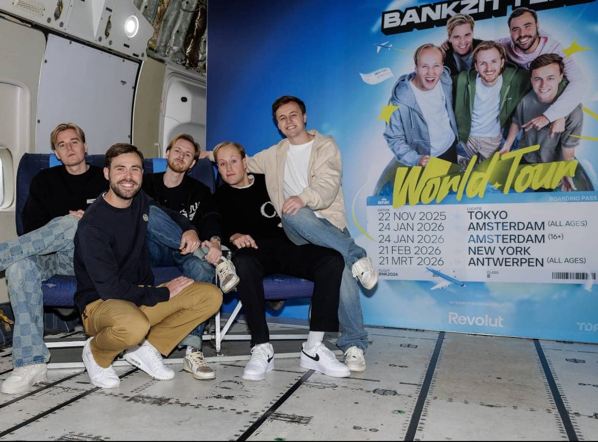 Bankzitters kondigen wereldtournee aan met shows in Tokio en New York